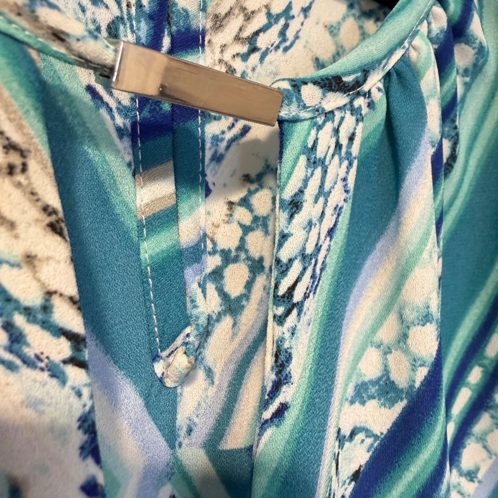 Mossimo Sleeveless Geometric Print V Neck Top Womens XL Blue White Teal Blouse - Picture 3 of 12
